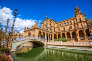 Visita Sevilla esta primavera